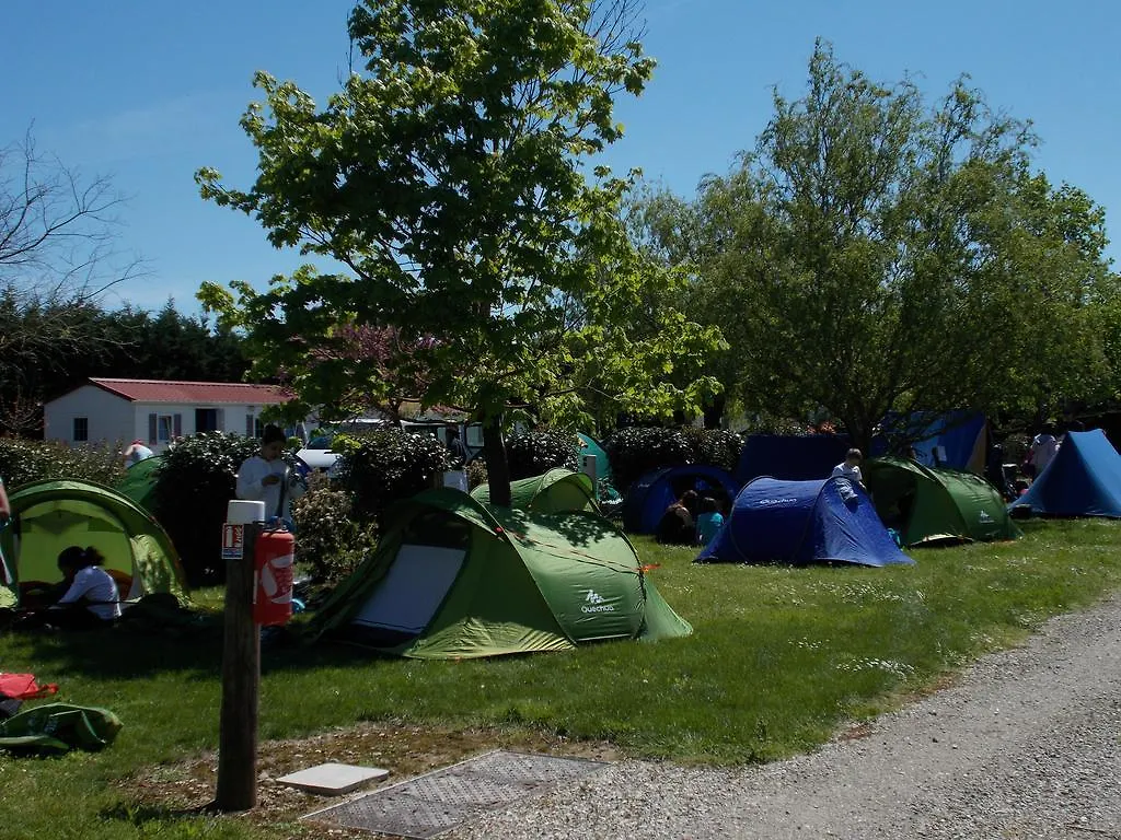 Camping Le Mercier Ξενοδοχείο Calmont  Γαλλία